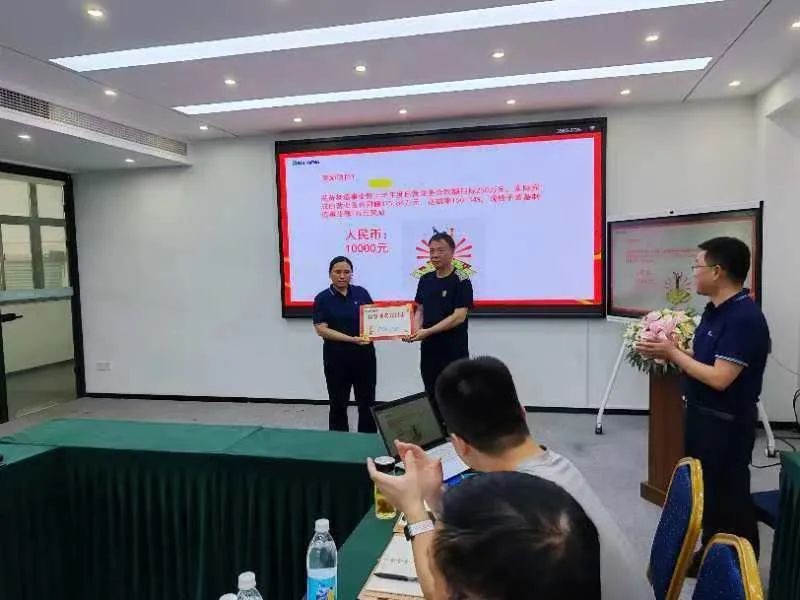 午夜视频国产公司
